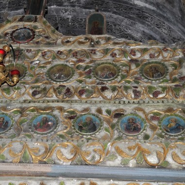 Mănăstirea Berislăvești - Catapeteasma de piatra